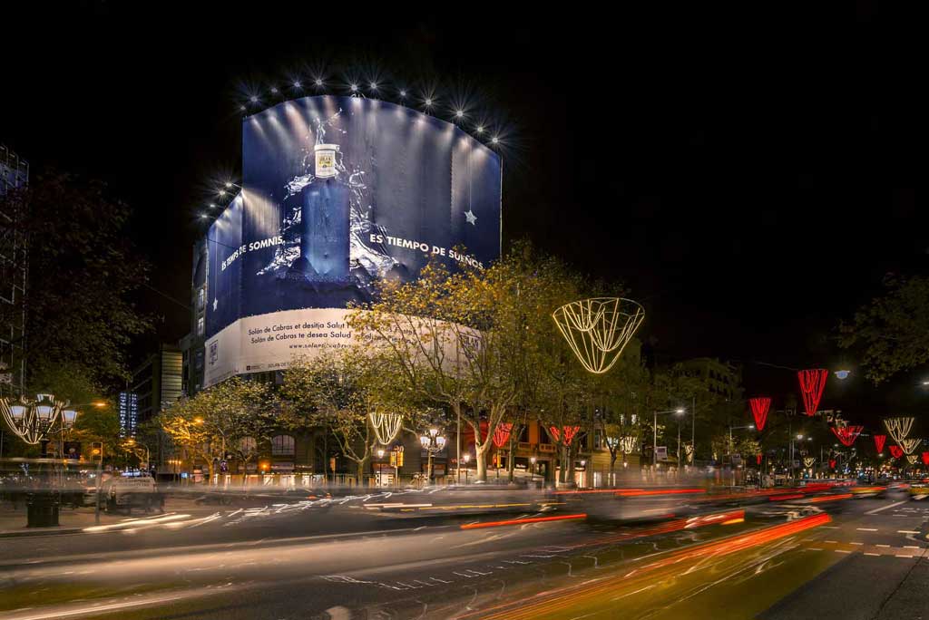 lona-publicitaria-barcelona-solan-de-cabras-vive-tus-suenos-vsa-comunicacion