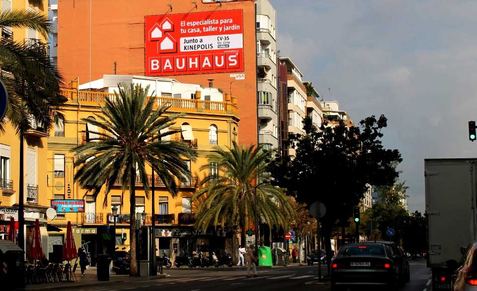 pym-medianera-publicidad-exterior-bauhaus-valencia-vsa-comunicacion