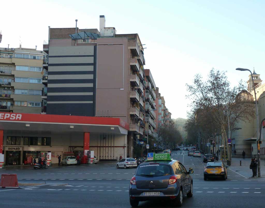 pym-medianera-publicidad-exterior-calle-lerida-despues-barcelona-vsa-comunicacion