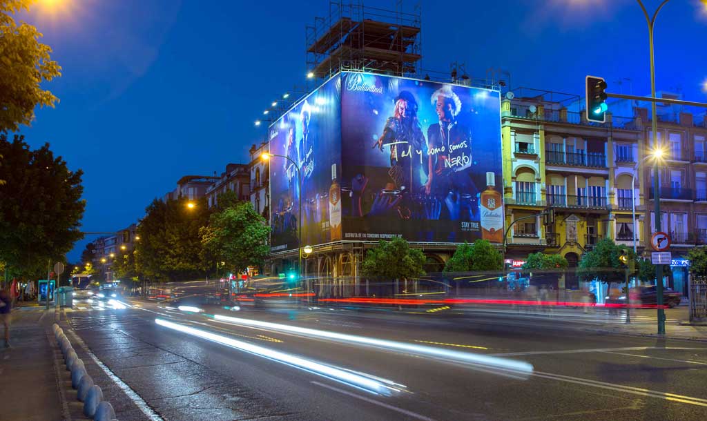 lona-publicitaria-sevilla-ballantines-vsa-comunicacion