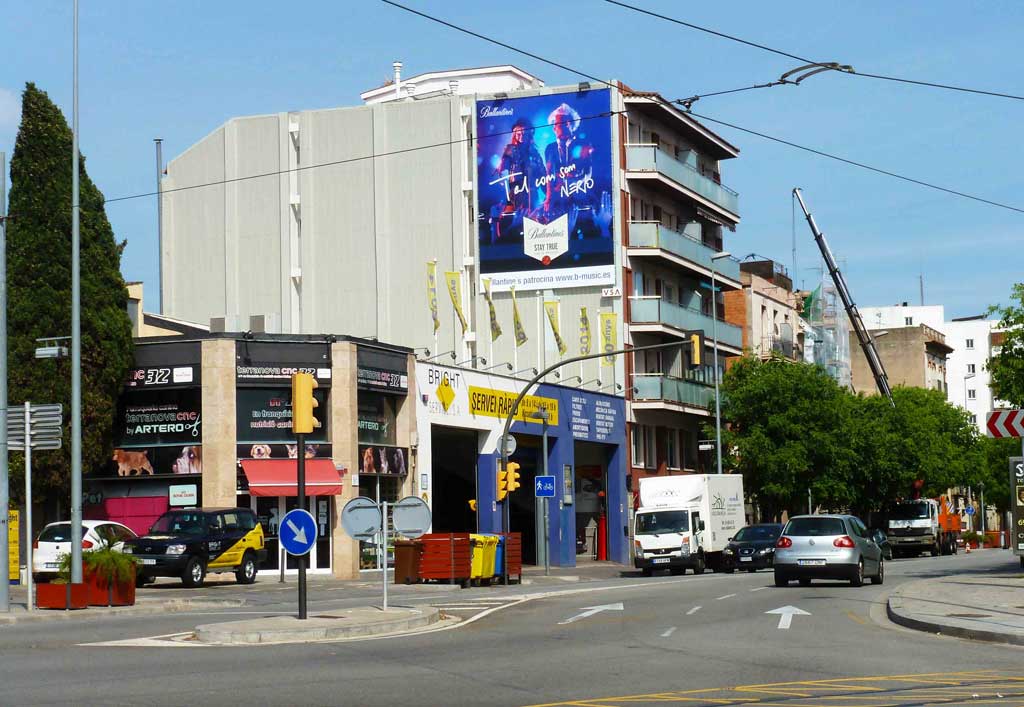 pym-medianera-publicidad-exterior-ballantines-barcelona-vsa-comunicacion
