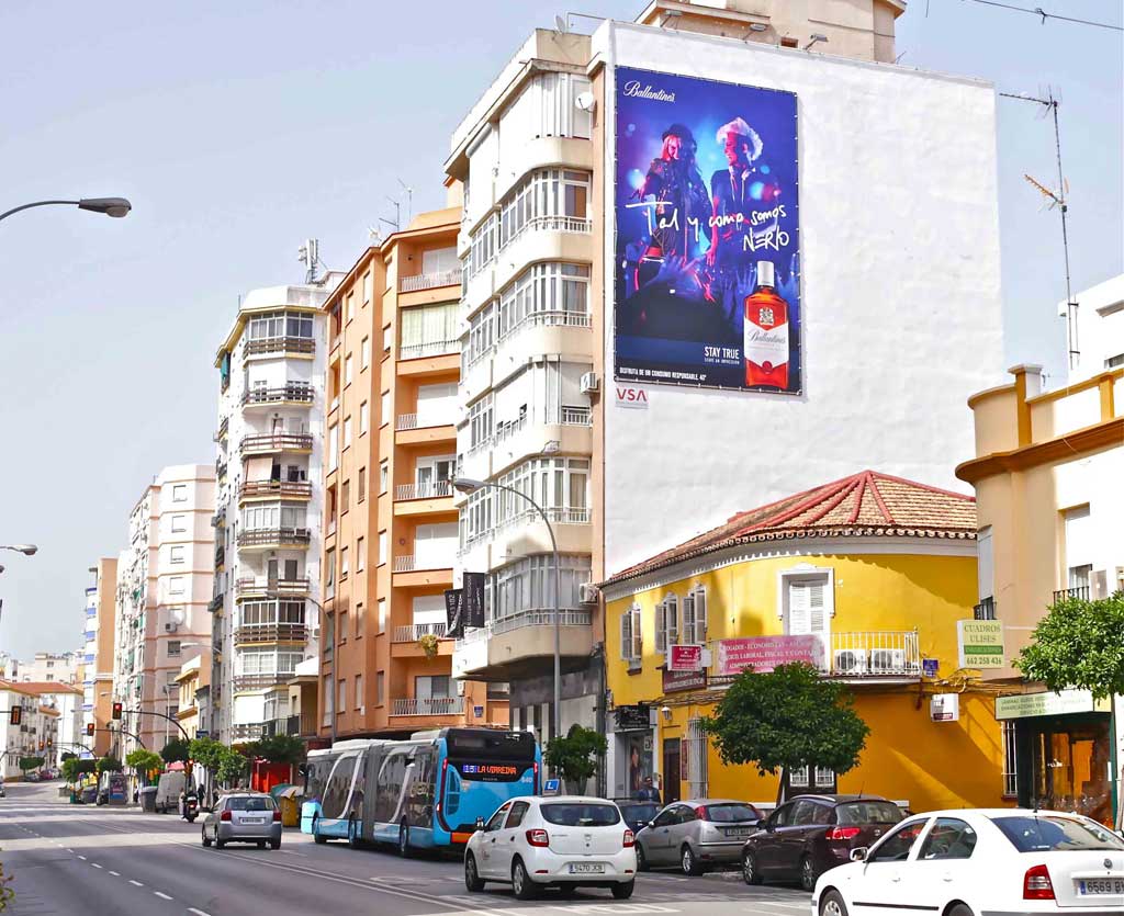 pym-medianera-publicidad-exterior-ballantines-malaga-vsa-comunicacion