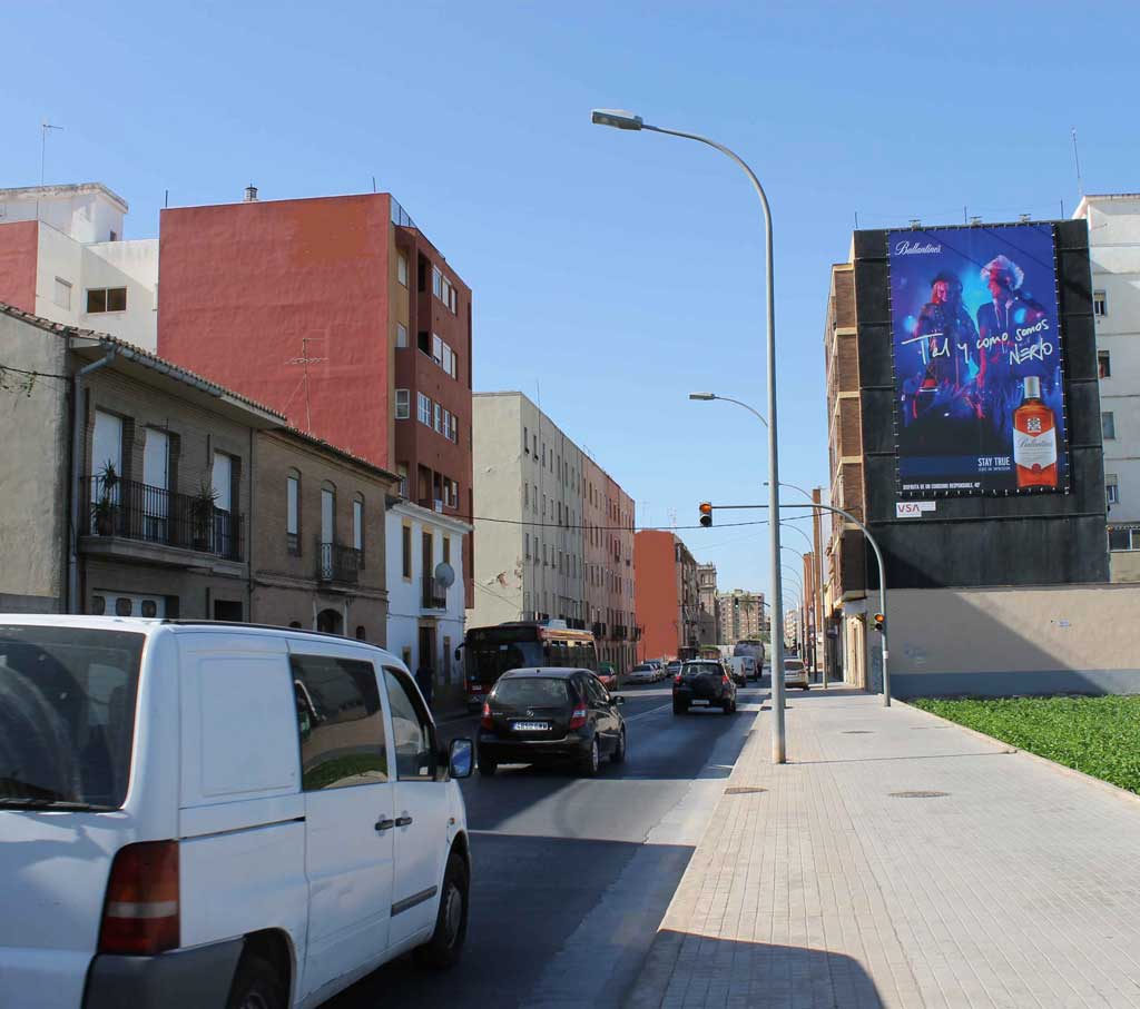 pym-medianera-publicidad-exterior-ballantines-valencia-vsa-comunicacion
