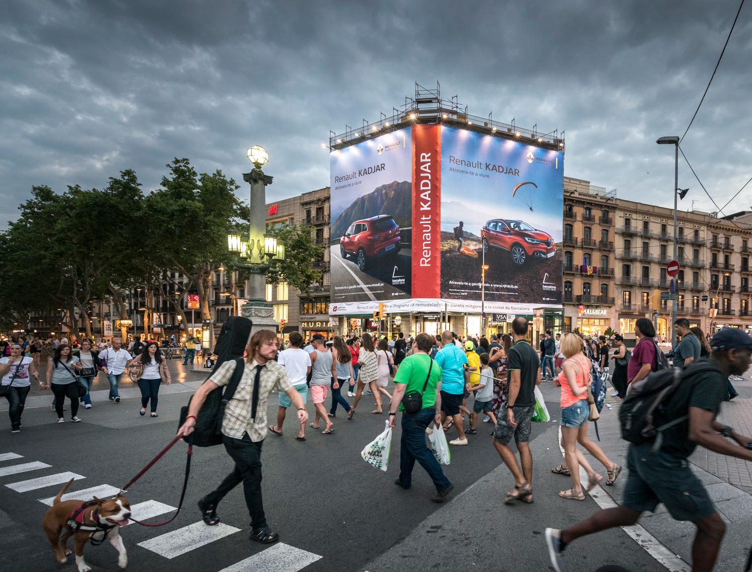 lona-publicitaria-barcelona-renault-kadjar-pelayo-vsa-comunicacion