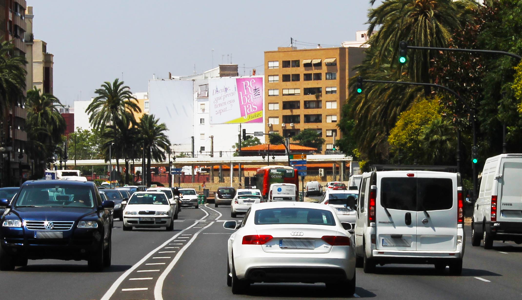 pym-medianera-publicidad-exterior-nuevo-centro-cambio-creatividad-julio-valencia-vsa-comunicacion