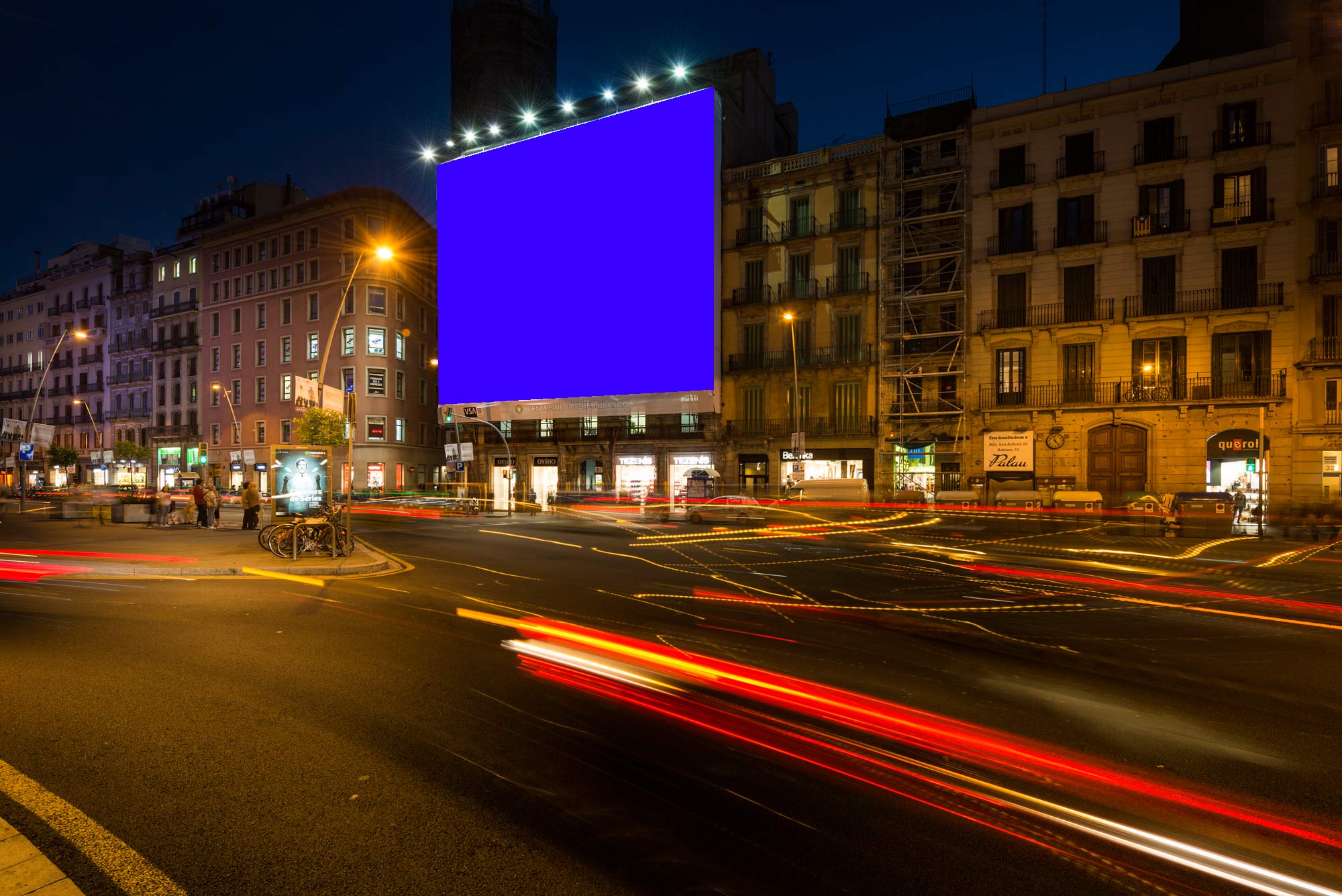 lona-publicitaria-barcelona-pelayo-lateral-faldon-azul-vsa-comunicacion