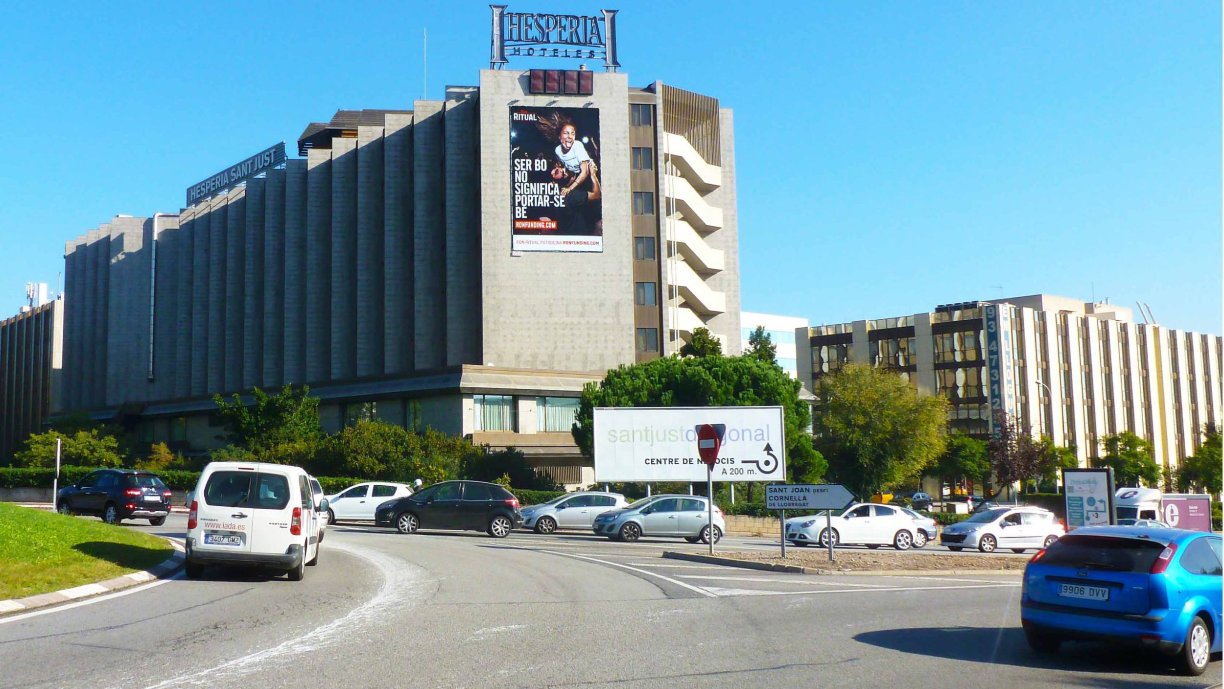 pym-medianera-publicidad-exterior-ron-ritual-hesperia-barcelona-vsa-comunicacion