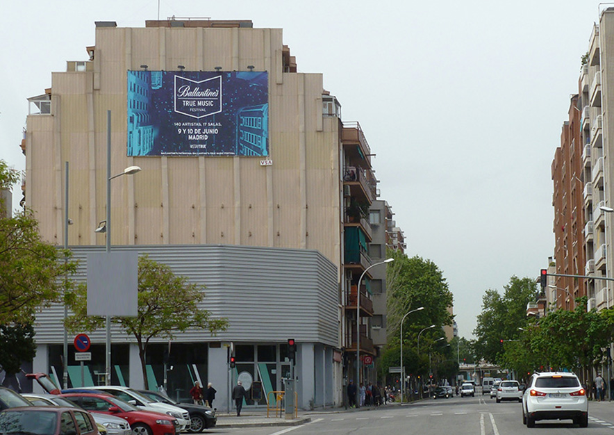 pym-barcelona-alfonso-xiii-231-ballantines-slide-vsa-comunicacion