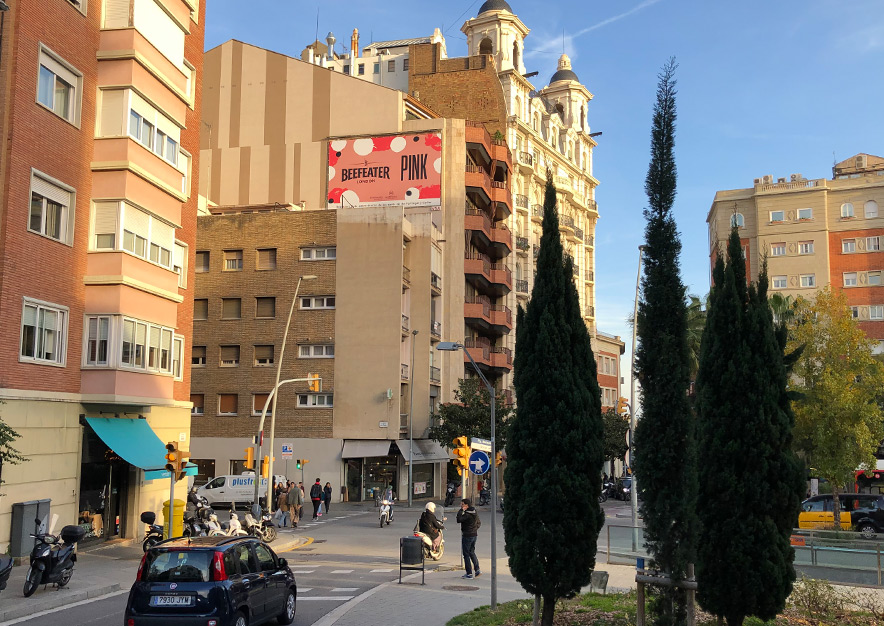 pym-barcelona-plaza-bonanova-3-pink-beefeater-vsa-comunicacion