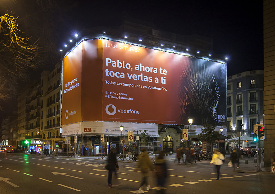 lona-publicitaria-madrid-plateria-martinez-1-vodafone-noche-vsa-comunicacion