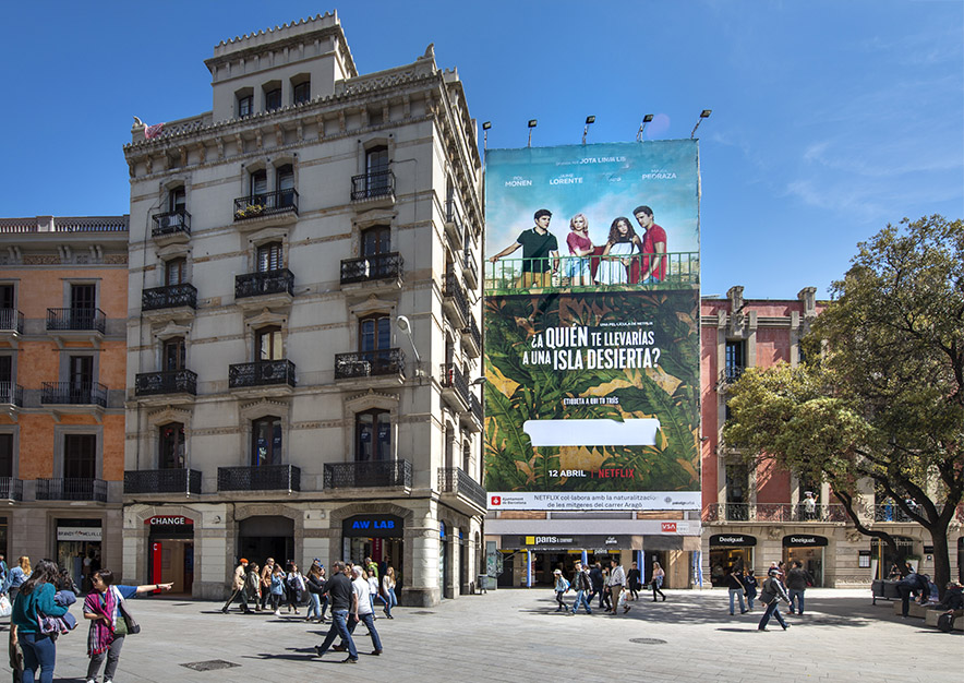 lona-publicitaria-barcelona-puerta-del-angel-netflix-dia-vsa-comunicacion