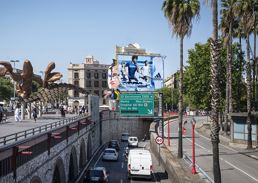 lona-publicitaria-barcelona-reina- cristina-adidas-dia-vsa-comunicacion