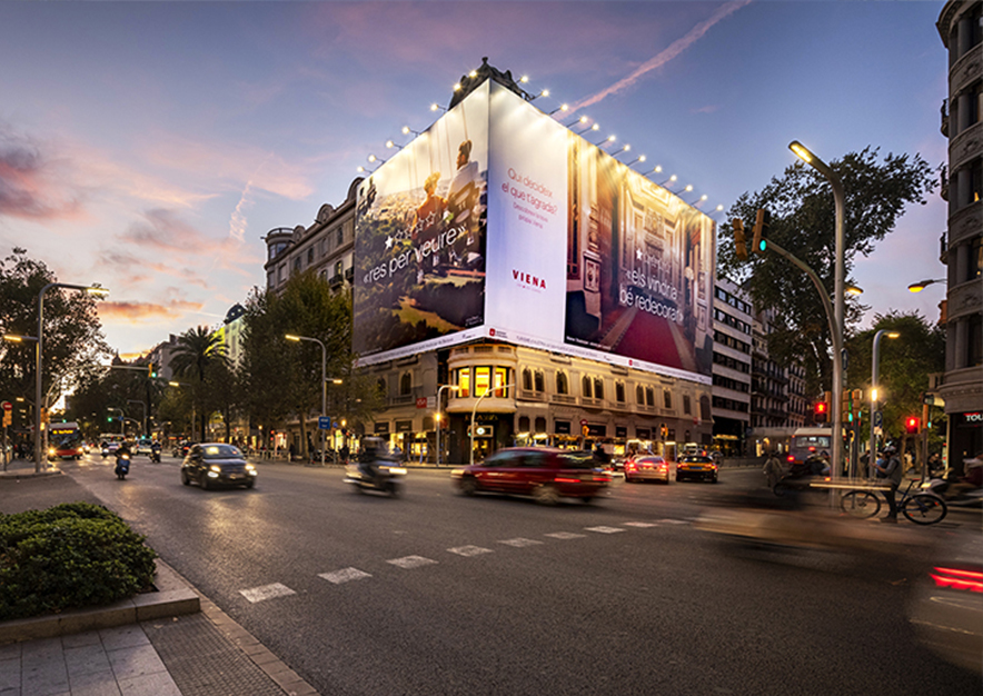 lona-publicitaria-barcelona-avenida-diagonal-482-turismo-de-viena-noche-vsa-comunicacion