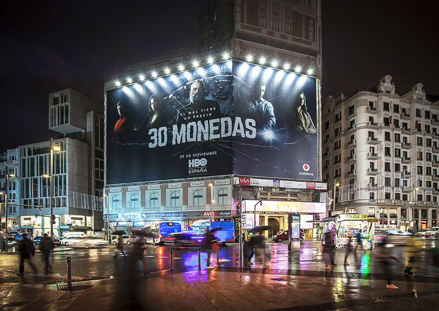 lona-publicitaria-madrid-gran-via-46-hbo-noviembre-noche-vsa-comunicacion