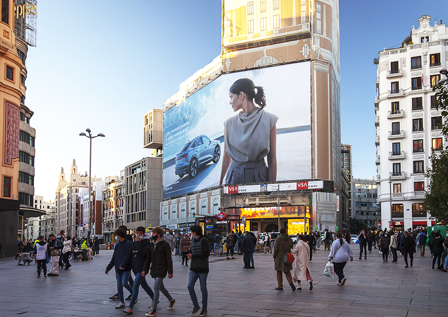 lona-publicitaria-madrid-gran-via-46-octubre-audi-dia-vsa-comunicacion