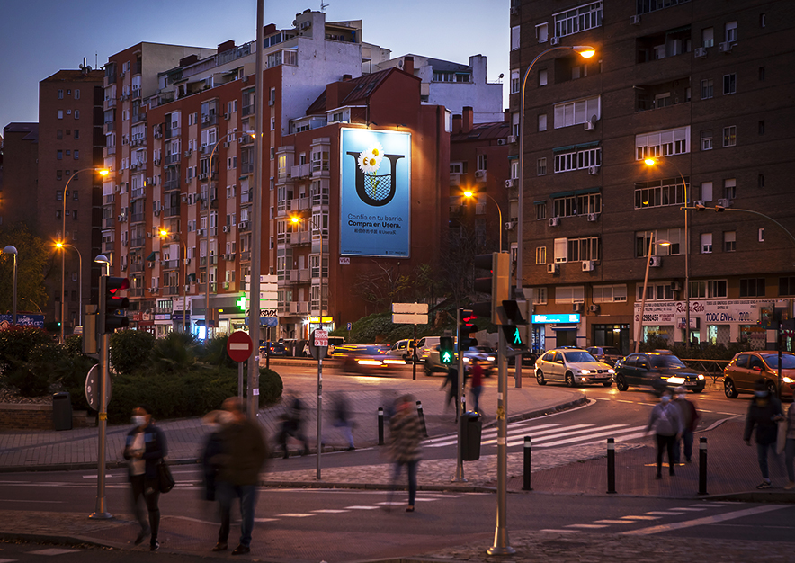 pym-madrid-avenida-cordoba-8-comercio-usera-noche-2-vsa-comunicacion