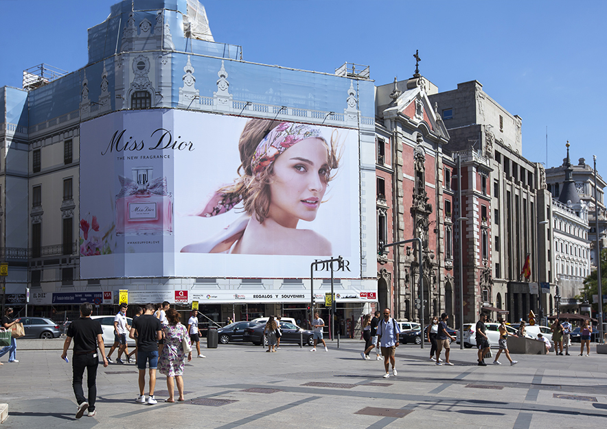 lona-publicitaria-madrid-alcala-41-dior-dia-vsa-comunicacion