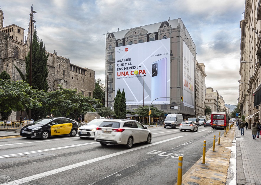 lona-publicitaria-barcelona-ramon-berenguer-2-xiaomi-noviembre-dia-vsa-comunicacion